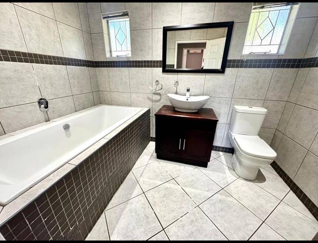 2 BEDROOM TOWNHOUSE FOR SALE IN WEMBLEY